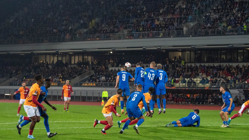 Blogs: Pārogre – Vagonu parks – Eiropas futbola maģija Daugavas stadionā