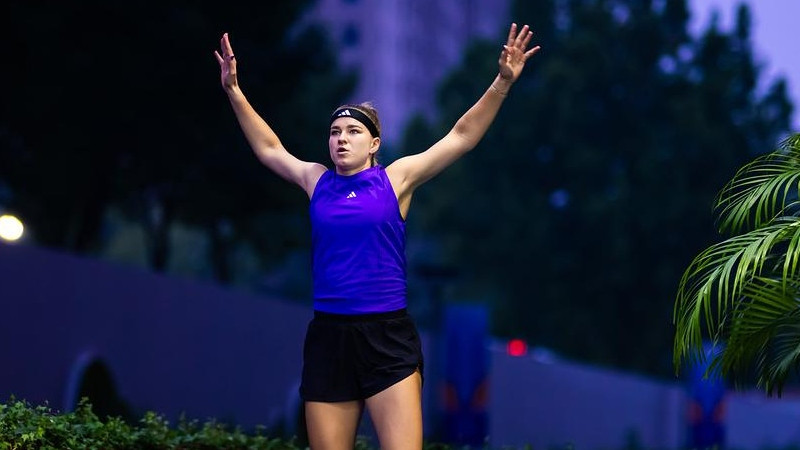 Ribakina un Muhova iesoļo Dubaijas "WTA 1000" pusfinālā