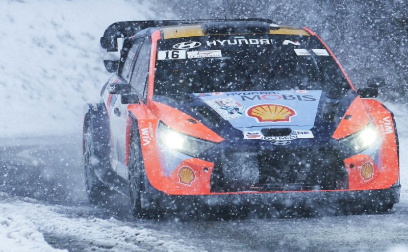 Formo debijā pie ''Hyundai i20 N Rally1'' stūres pārspēj Rovanperu (+video)
