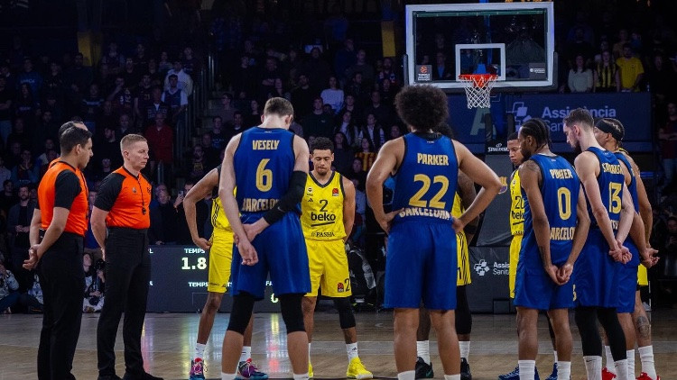 Spēles sākas ar piemiņu Timmam, "Fenerbahçe" divās spēlēs -57