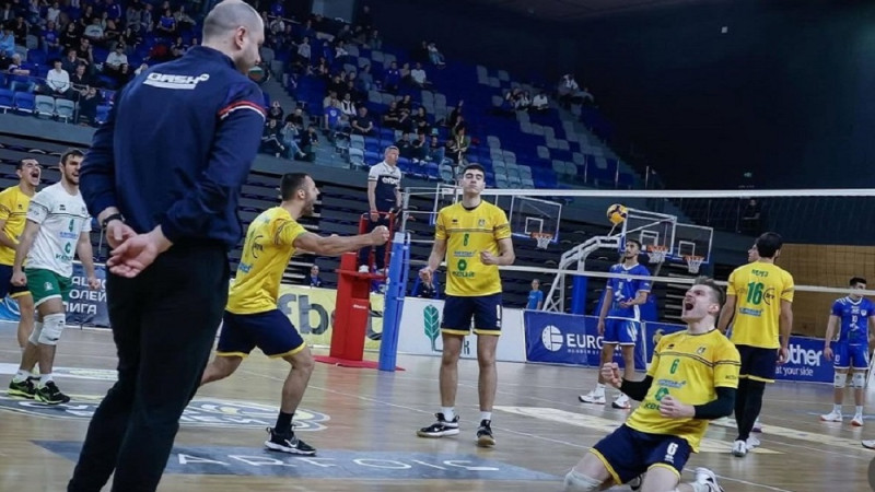 Medenis rezultatīvākais uzvarā pār Bulgārijas volejbola čempionāta līderi