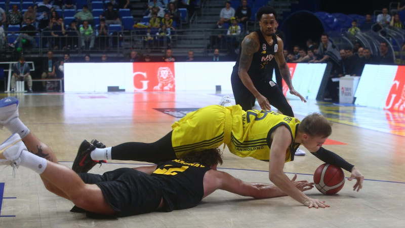 Žagars sākumsastāvā, "Fenerbahçe" Turcijas Superlīgā sasniedz 22-1 bilanci