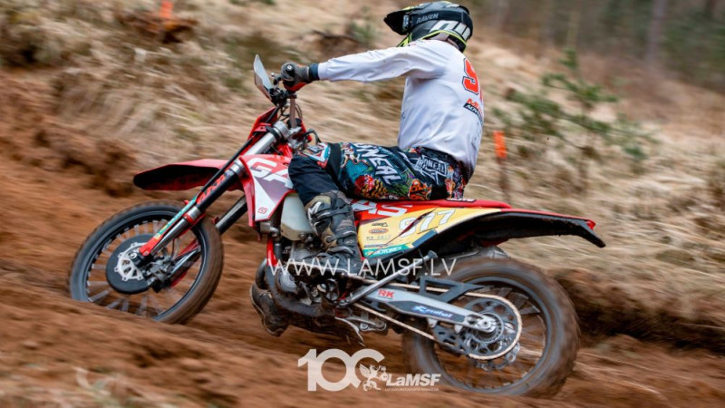 Ar sacensībām Ķesterciemā sestdien startē enduro jaunā sezona