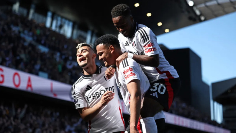 "Fulham" aptur Liverpūles 25 bezzaudējumu sēriju, Mančestras derbijā vārtus nesagaida