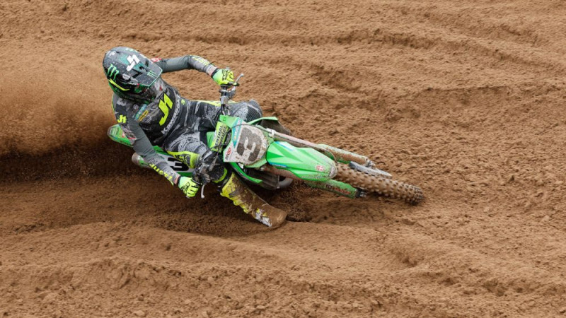 "Kawasaki" braucējs Fevrs izcīna uzvaru Sardīnijas MXGP posmā