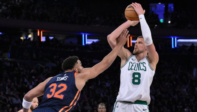 Porziņģis iemet astoņus tālmetienus un aizvada spīdošu spēli "Madison Square Garden"