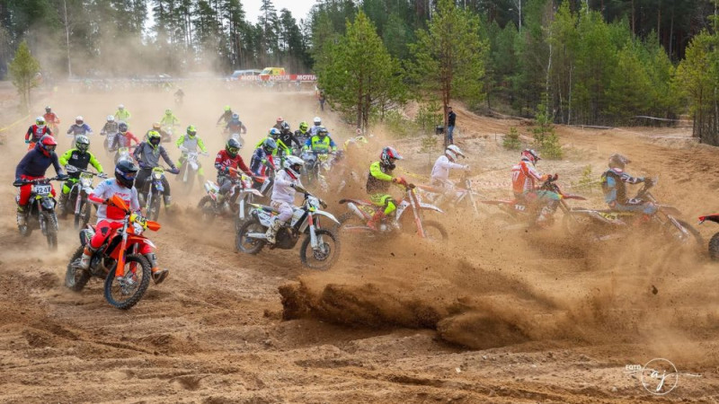 "Cross Country" pirmajā posmā Ķesterciemā uzvar Kārlis Sabulis
