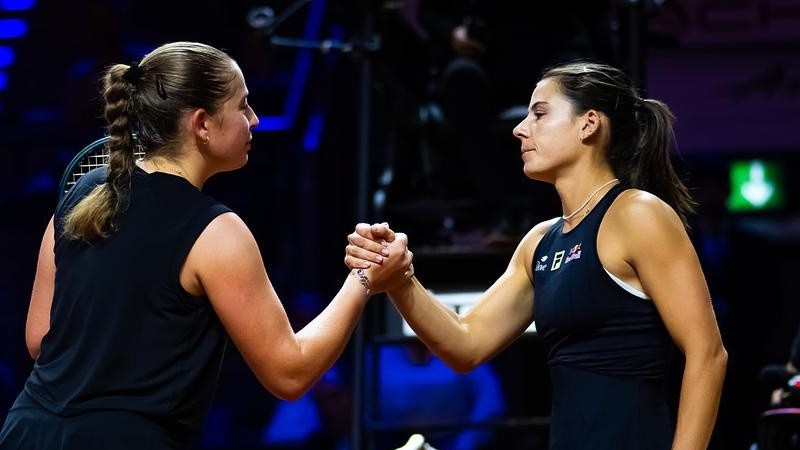 Ostapenko pieveic Navarro un nopelna cīņu pret Švjonteku