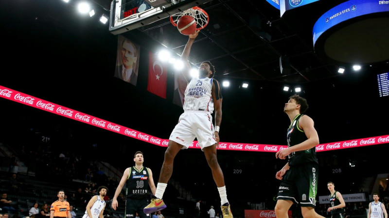 Šmits atgriežas laukumā Superlīgā, "Anadolu Efes" vilšanās pret pastarīti, Žagars nespēlē
