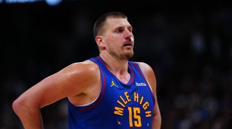 Denvera uzvar pagarinājumā, Ņujorkai 21:0 izrāviens, "Lakers" bezcerīgi zaudē