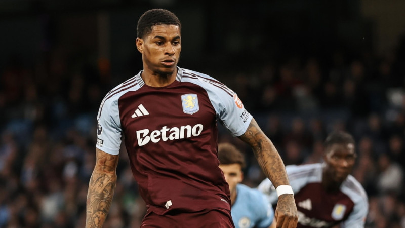 Rešfords realizē pendeli, "Aston Villa" izlaiž punktu Mančestrā