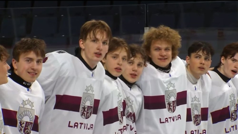 Baumaņu Kārļa vietā "Līvi" – pēc Latvijas U-18 hokejistu uzvaras atskan nepareizā "himna"