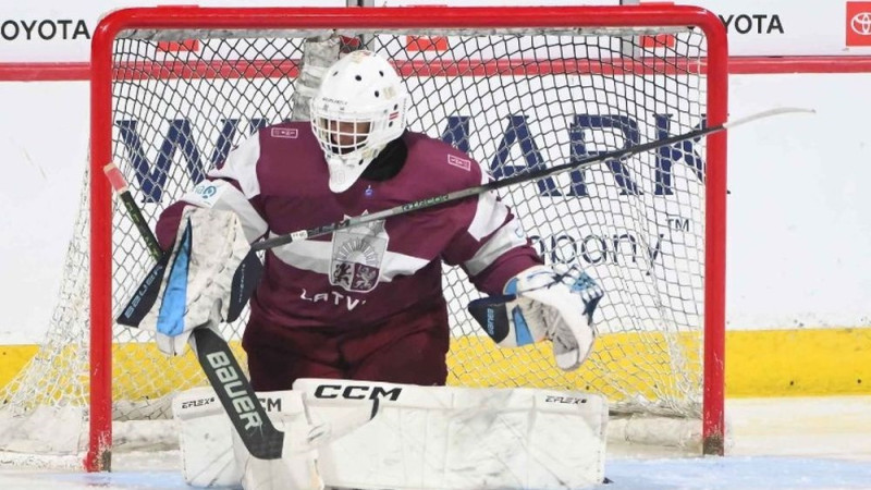 Latvijas U18 hokejisti pasaules čempionātu turpinās ar maču pret Somiju