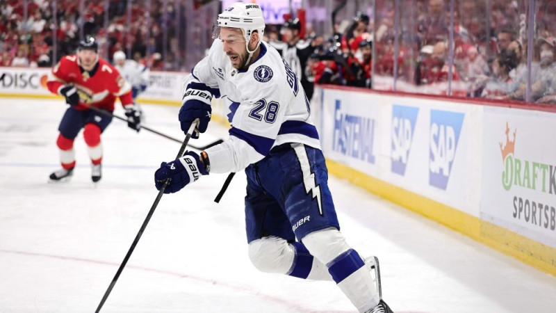 Girgensons tiek pie NHL karjeras pirmās ″play-off″ uzvaras, Balinskis nespēlē