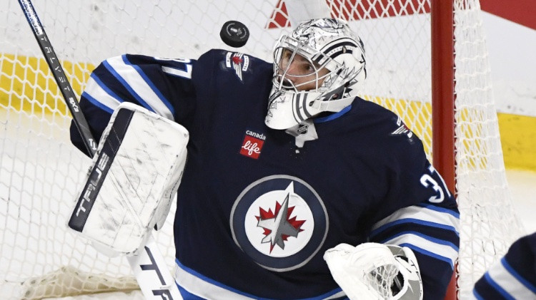 Vārtsargs un divi uzbrucēji – NHL paziņo MVP balvas finālistus