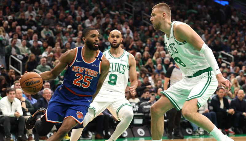 Porziņģis slimības dēļ nepabeidz spēli, "Celtics" uzstāda antirekordu un izsēj lielu pārsvaru