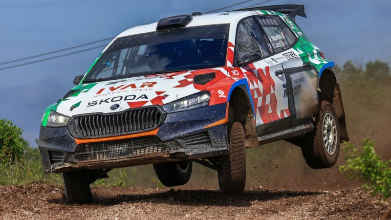 Eiropas rallija čempionāta posmā Ungārijā vadībā Mabelīni ekipāža