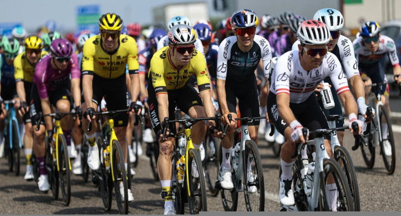 Liepiņš “Giro d’Italia” pilda komandas kapteiņa pienākumus un sekmē Pidkoka trešo vietu 5. posmā