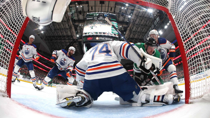 Skiners trijās no četrām cīņām neielaiž ne ripu, "Oilers" atjauno paritāti Rietumu finālā