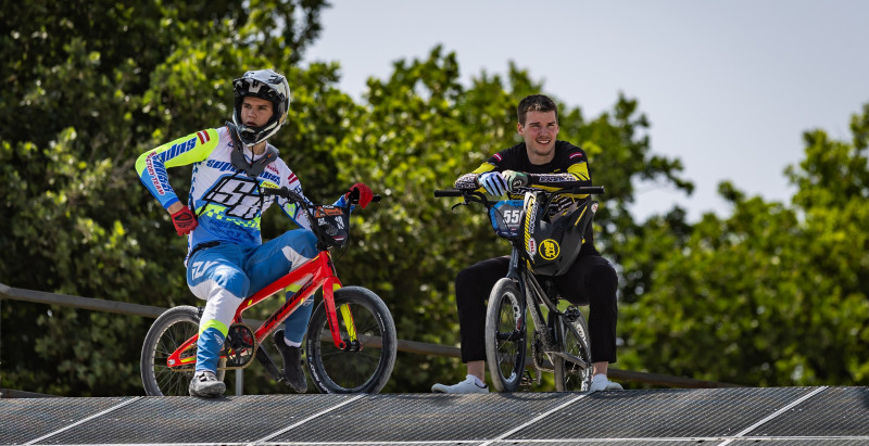 Četri Latvijas braucēji Francijā uzsāks Pasaules kausa sezonu BMX superkrosā