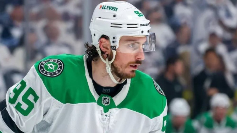 Dušēns paliek Dalasā, ″Hurricanes″ pagarina līgumu Merzļikina bijušo kolēģi