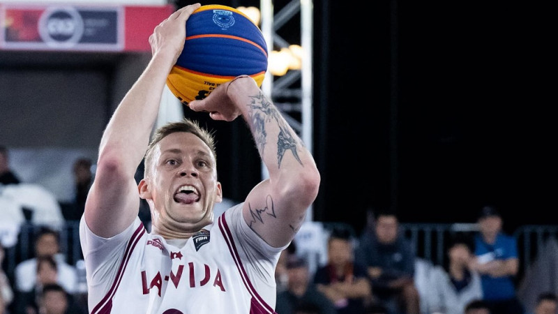 Latvijas 3x3 vīri ātri uzvar Japānu un nodrošina otro vietu B grupā