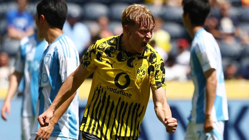 Dortmundes ''Borussia'' šķērdē iespējas, taču uzvar grupā, tālāk tiek arī brazīlieši