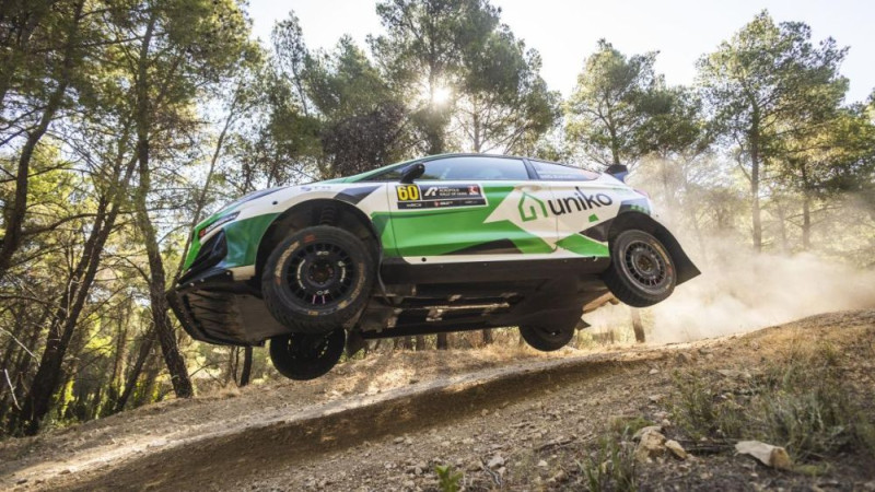 WRC3 ekipāža pēc finiša turpina uzņemt ātrumu un tiek diskvalificēta