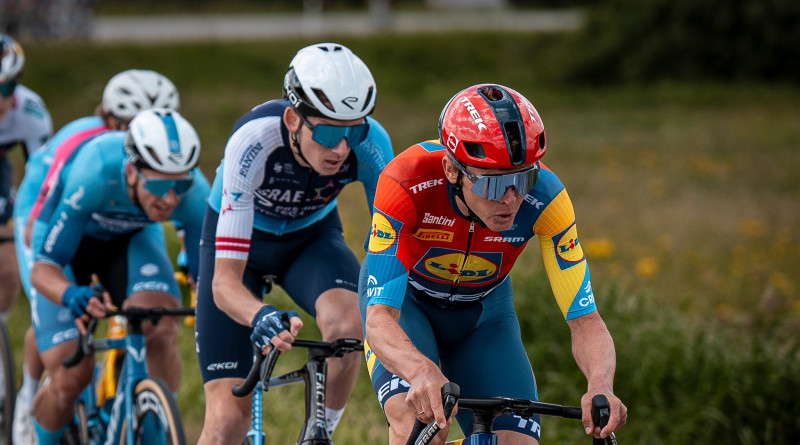 Startā Skujiņš un Neilands. Sākas viens no centrālajiem notikumiem sportā – "Tour de France"