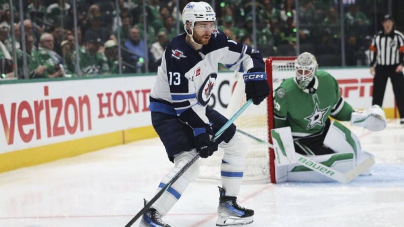 Šovasar 11 NHL spēlētāji pieprasījuši savu algu oficiālu pārskatīšanu