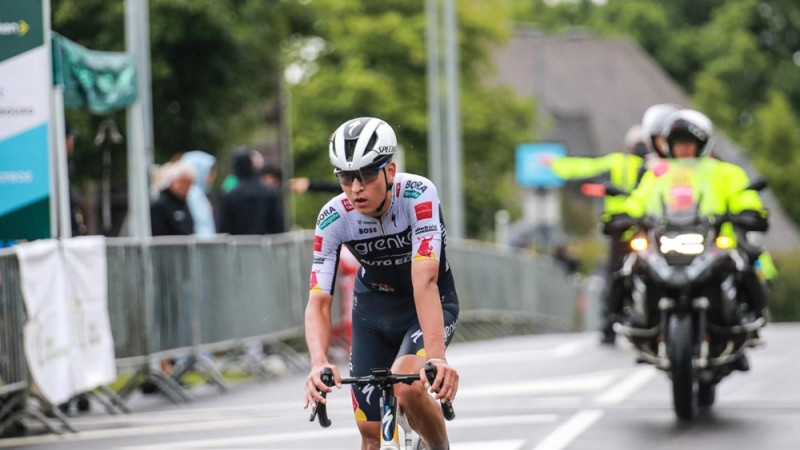 Tjumins par spīti kritienam pirmajā trijniekā velobrauciena "Grand Prix Ruebliland" ievadā