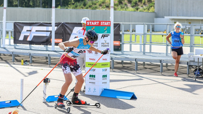 Madonā Pasaules kausa un pasaules junioru čempionāta rollerslēpošanā klasikā pieciniekā Kaparkalējs ar Skolnieku