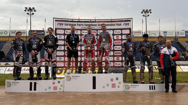 Latvijas spīdvejisti Daugavpilī izcīna sudrabu Eiropas čempionātā pāriem