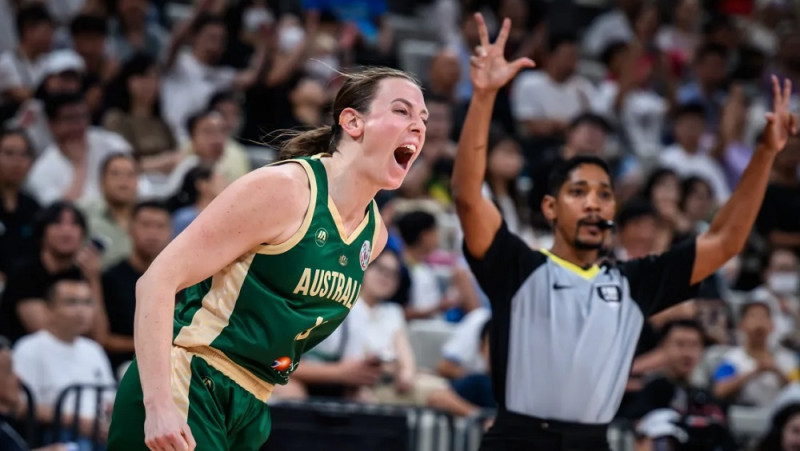 Sāra Blicavs palīdz Austrālijai izcīnīt vēsturisku trofeju