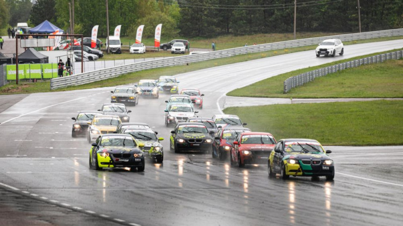 Autošosejas čempionāts turpinās Lietuvā - cīņā par tituliem svarīgas sacensības vairākiem latviešiem