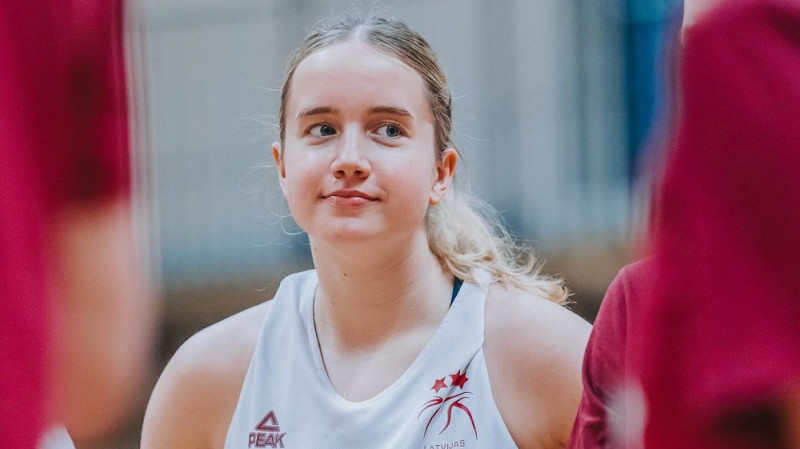 Tomašicka un Otto divatā iemet 35 punktus, U20 meitenes galotnē zaudē Vācijai