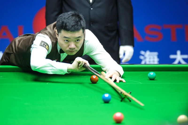 Favorīti uzvar “Shanghai Masters” pirmā kārtā – pirmo reizi šosezon tiksies pasaules reitinga līderi