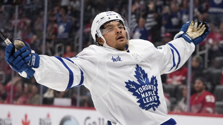 Līdz NHL arbitrāžas sēdei nenonāk neviena lieta: arī Robertsons noslēdz līgumu