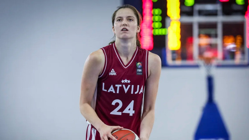 Rainas Tomašickas komandā iekļauta tikai viena amerikāniete