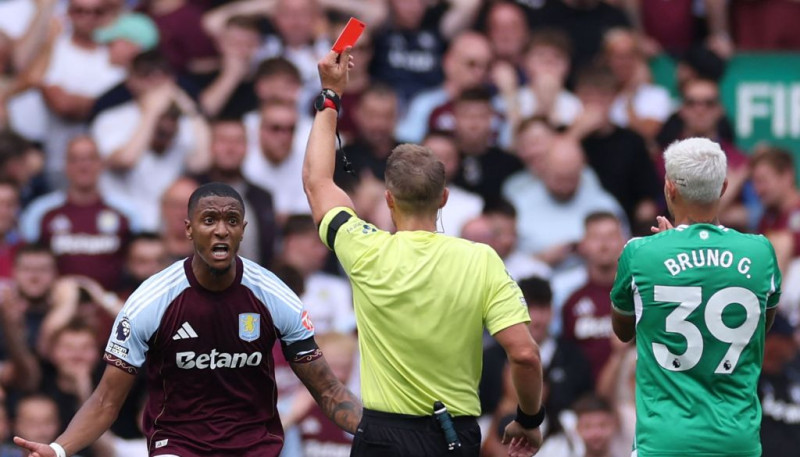 "Aston Villa" ar vāju sniegumu tomēr tiek pie punkta pret "Newcastle United"