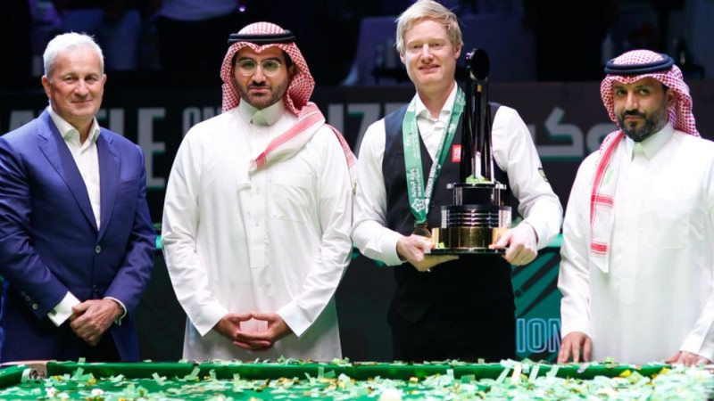 Robertsons izglābjas finālspēlē pret O’Salivanu un kļūst par “Saudi Arabia Masters” čempionu