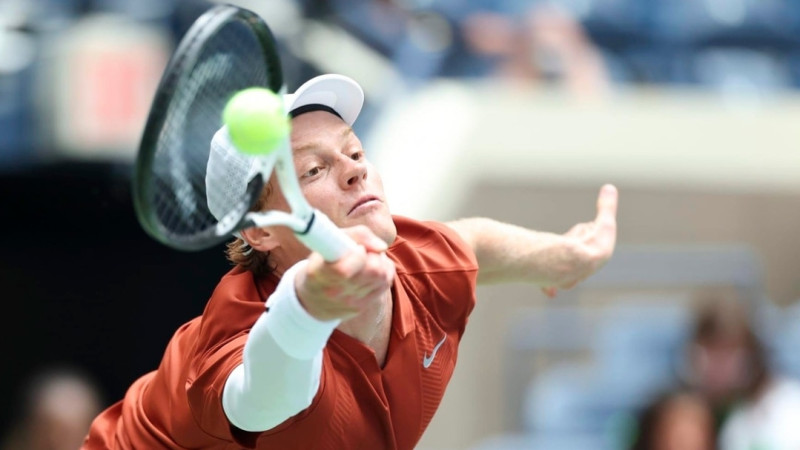 "US Open" čempionam Sinneram viegli arī otrajā kārtā, Zverevs soļo tālāk