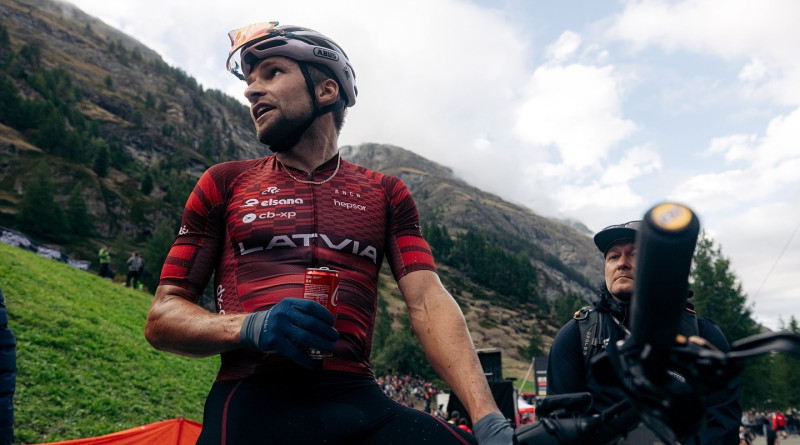 Blūms pasaules čempionātā MTB XCO ļoti smagā trasē finišē 40. vietā