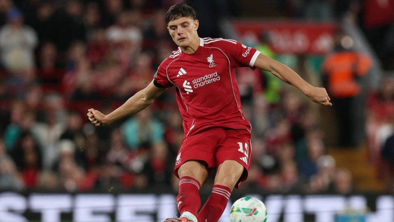 Talantīgs itāļu aizsargs ''Liverpool'' debijā iedzīvojies nopietnā ceļgala traumā
