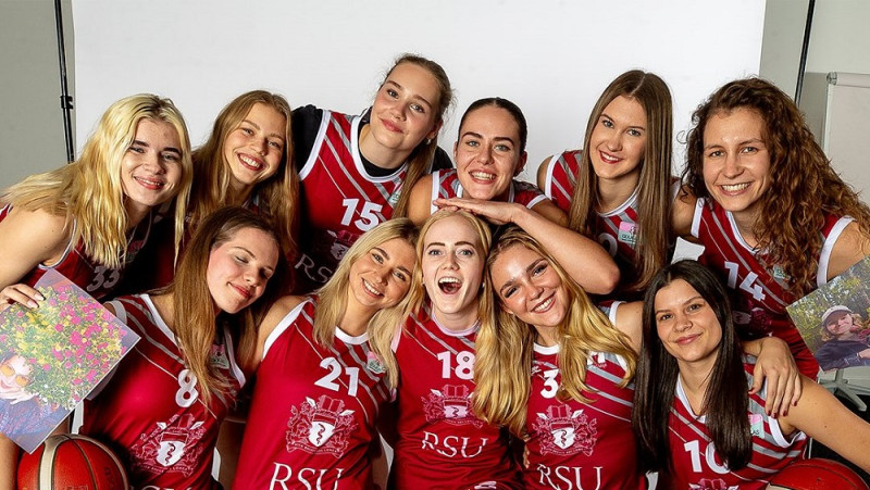 Bronzas dalītājām principiāls duelis pusfinālā: RSU uzņems "TTT juniores"