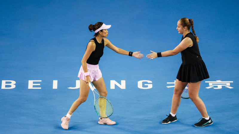 Pekinas pusfinālā Ostapenko/Šei atzīst Paolīni/Erani pārākumu