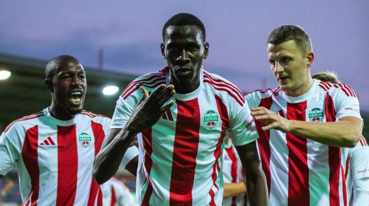 "Liepāja" iegūst bronzu, "Auda" treneru debijā uzbrūk un sit savos vārtos