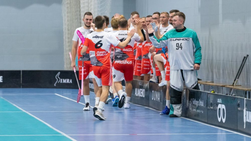 Četras komandas turpina bez zaudējumiem