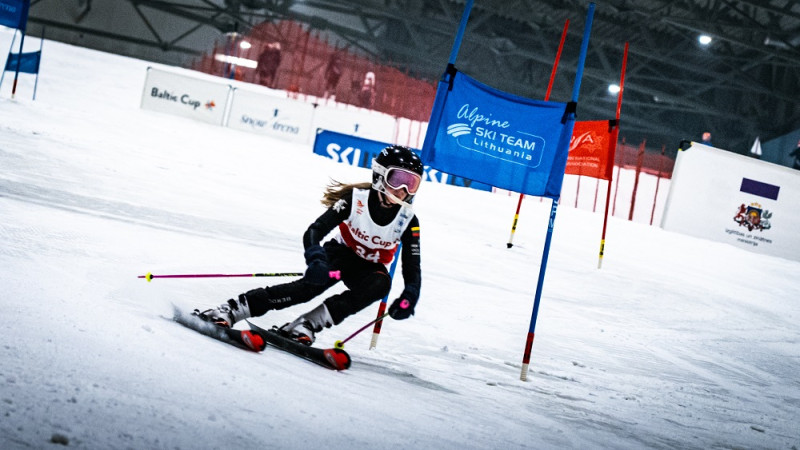 Baltijas kausā superslalomā jauniešiem un Master uzvaras piecu valstu pārstāvjiem