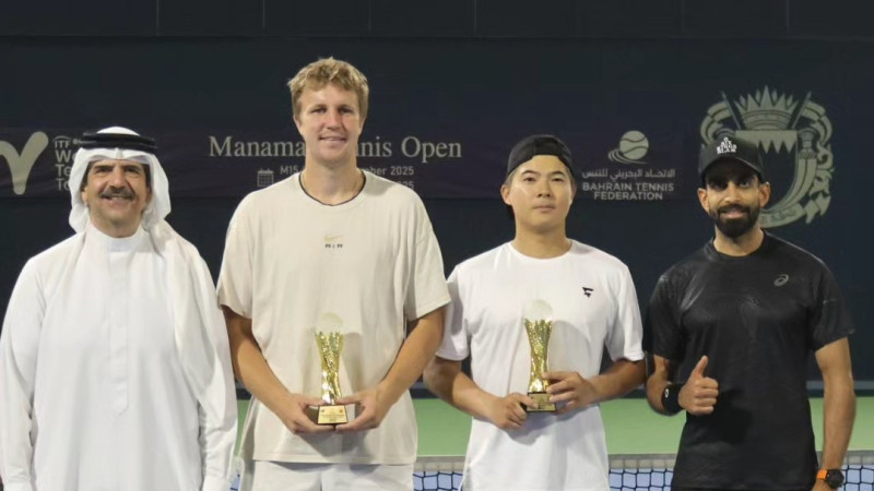 Ozoliņš otro nedēļu pēc kārtas triumfē Bahreinas dubultspēļu turnīrā
